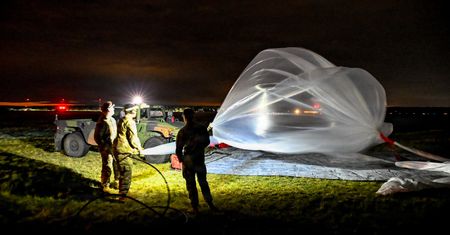 Amerykański balon znaleziony w lesie. Wojsko uspokaja i przypomina o ważnej zasadzie