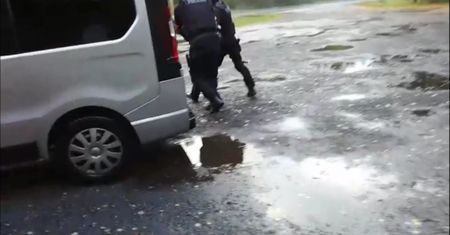 Zatrzymano sprawców podpalenia garaży na os. Górnym