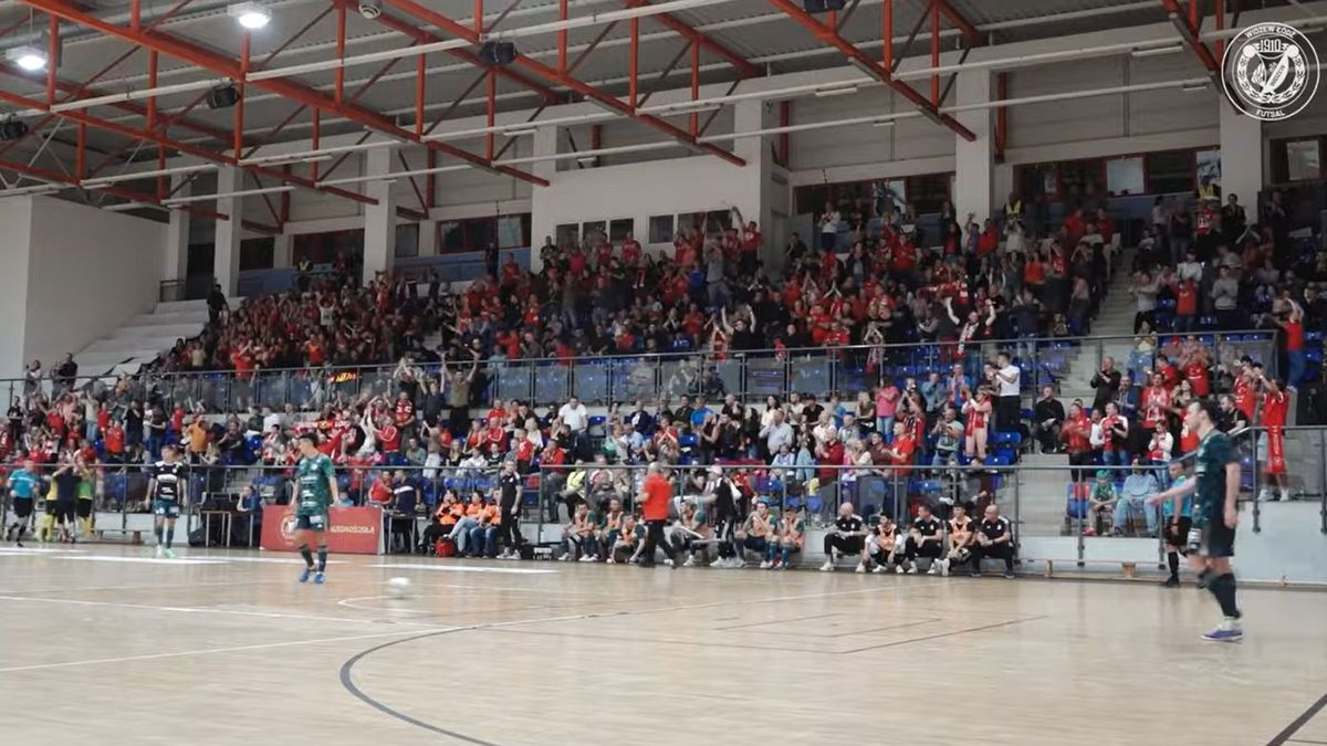 Zdjęcie okładkowe artykułu: YouTube / Widzew Łódź Futsal / Mecz Widzewa z Legią cieszył się ogromnym zainteresowaniem kibiców