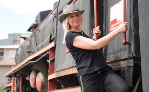BBC Earth Pociągiem przez starożytną Grecję