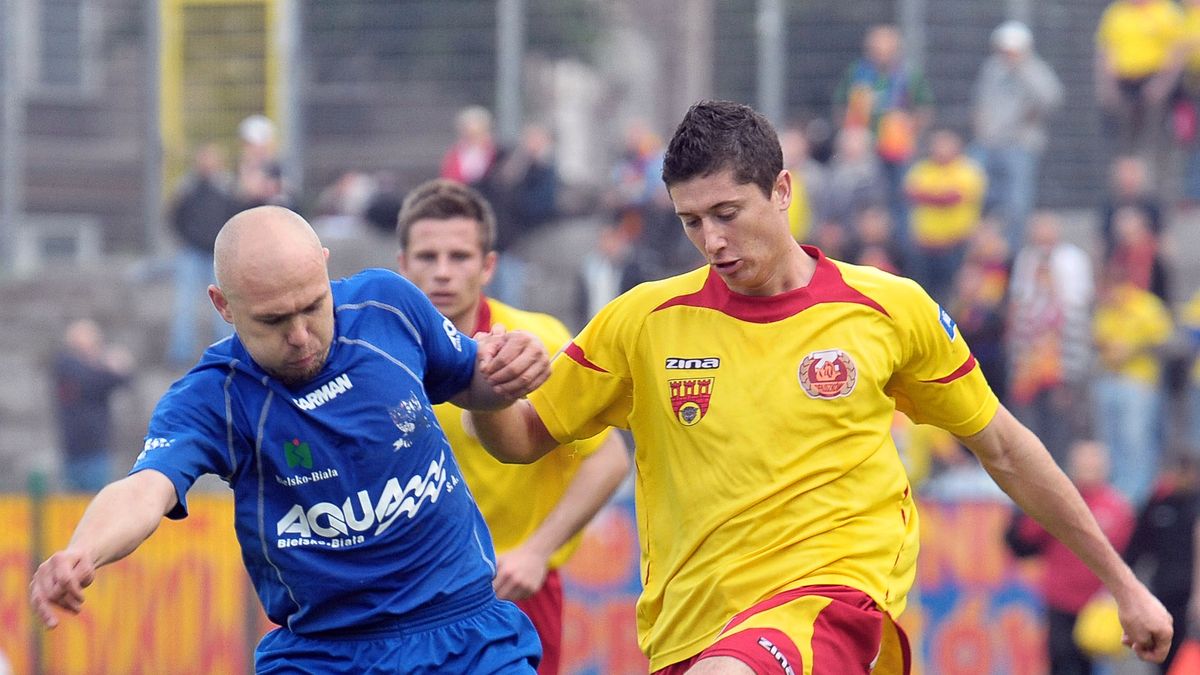Newspix / Łukasz Laskowski  / Na zdjęciu: Robert Lewandowski (Znicz Pruszków)