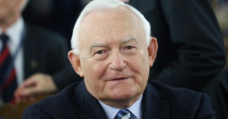 "To jest kolejny skandal". Leszek Miller o ruchu PiS