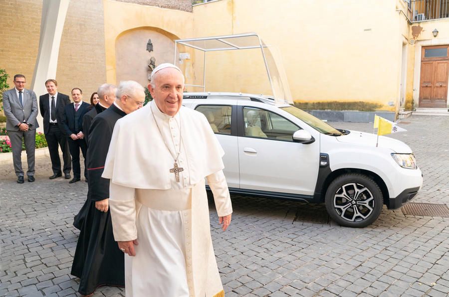 Papież Franciszek lubi skromne samochody.