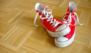 Jak prać buty? Domowe sposoby na sportowe i skórzane buty
