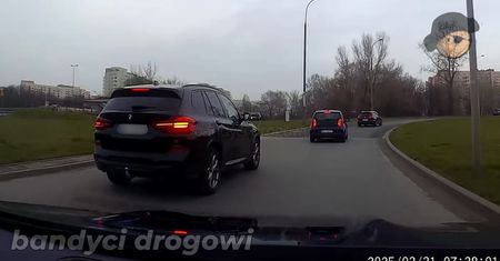 Kierowca bmw docisnął hamulec. Nagranie z Warszawy