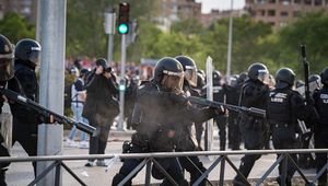 Starcie kibiców w Madrycie. Policja użyła gazu łzawiącego