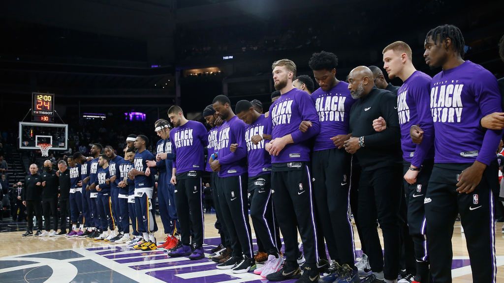 Zdjęcie okładkowe artykułu: Getty Images / Lachlan Cunningham / Na zdjęciu: koszykarze Denver Nuggets solidaryzują się z Ukrainą