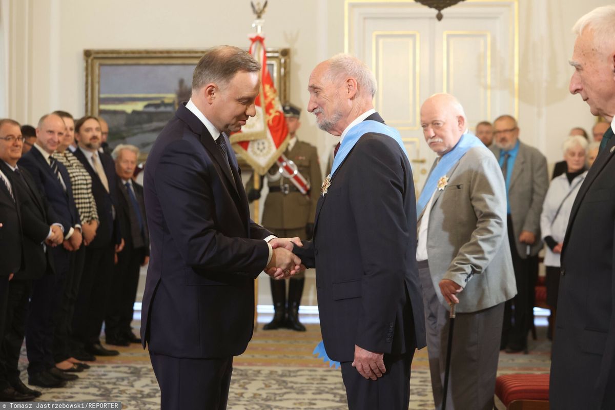 Prezydent wręczył Ordery Orła Białego. Wśród odznaczonych Antoni Macierewicz