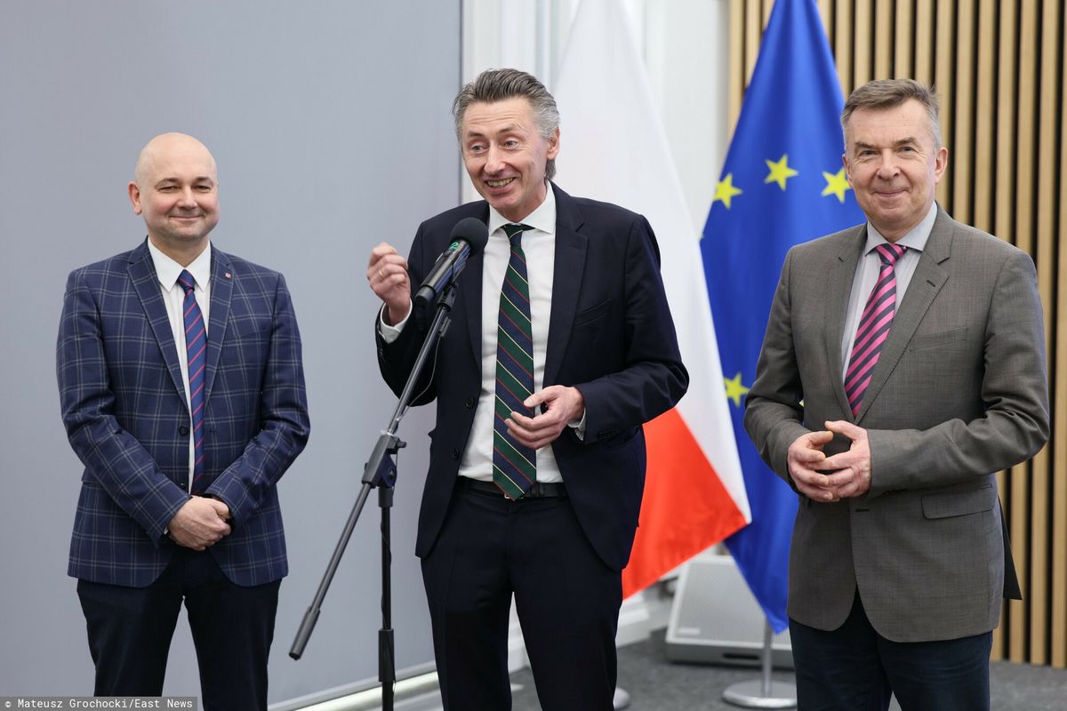 Maciej Gdula (w środku) i Dariusz Wieczorek (po prawej) z Lewicy