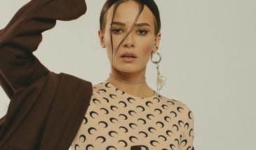 Natalia Szroeder zapowiada nową płytę. Posłuchaj piosenki "Powinnam?" [WIDEO]