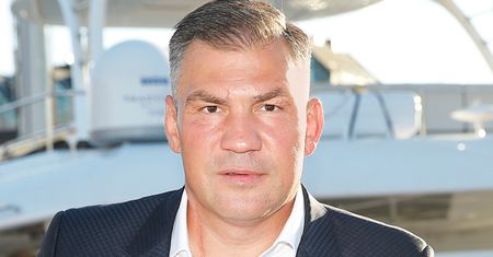 Pokazał się z córką. Mało kto wie, jak teraz wygląda