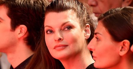 Linda Evangelista pokazała nowe zdjęcie. Wcześniej wycofała się z życia publicznego po wyznaniu o DEFORMACJI CIAŁA (FOTO)