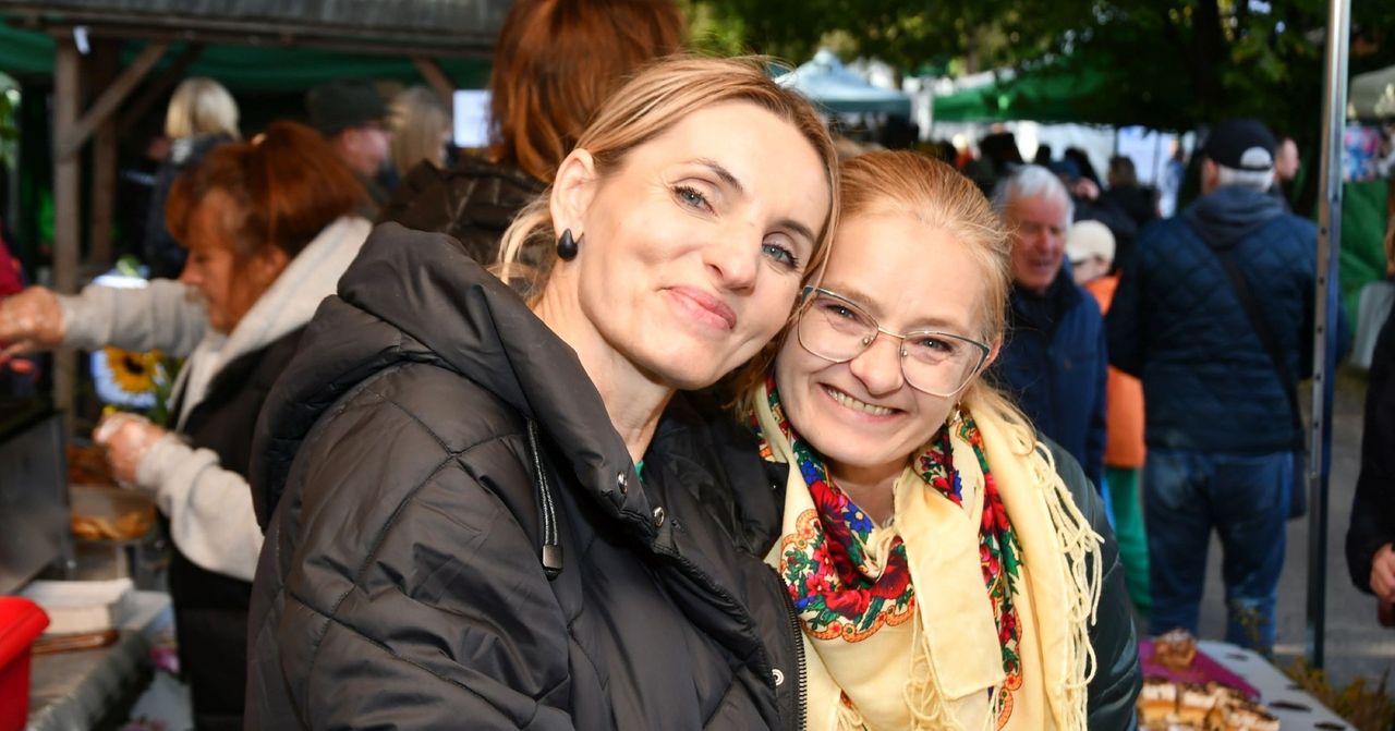 Tokarnia: Hubertus Świętokrzyski 2025. Mnóstwo ludzi na kiermaszu produktów lokalnych