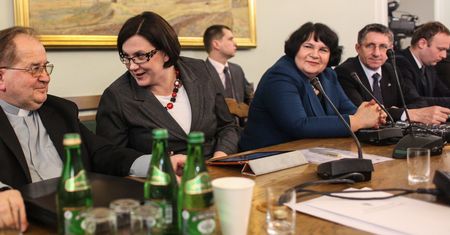Sadurska w PZU niegroźna. Jeden polityk od Rydzyka zastąpi drugiego