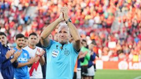 Emocjonalne zakończenie kariery przez arbitra. W przeszłości sędziował mecze MŚ