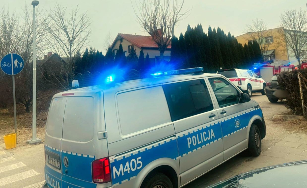 Cztery nastolatki w szpitalu. Tragedia przed szkołą, 18-latek kierował