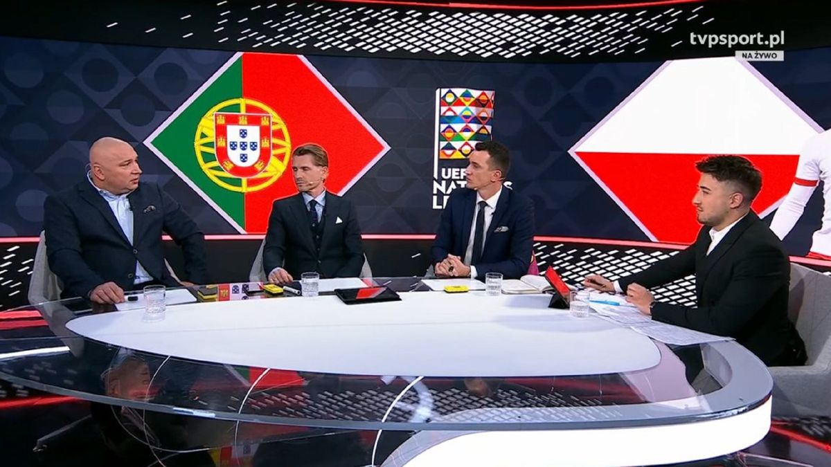 Twitter / TVP Sport / Na zdjęciu: Studio TVP Sport przed meczem w Portugalii. Artur Wichniarek drugi z lewej.