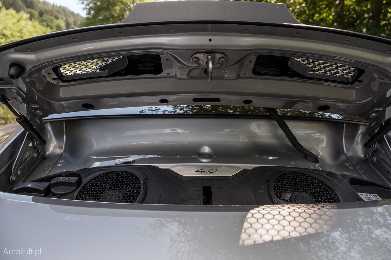 Porsche 911 GT3 z Pakietem Touring (2023)
