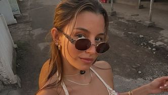 Julia Wieniawa eksponuje smukłą sylwetkę w neonowym bikini. Fani doceniają: "Ale laska!"