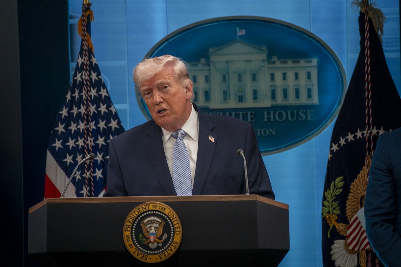 USA całkowicie wstrzymało handel z Iranem drogą morską. Trump optymistą