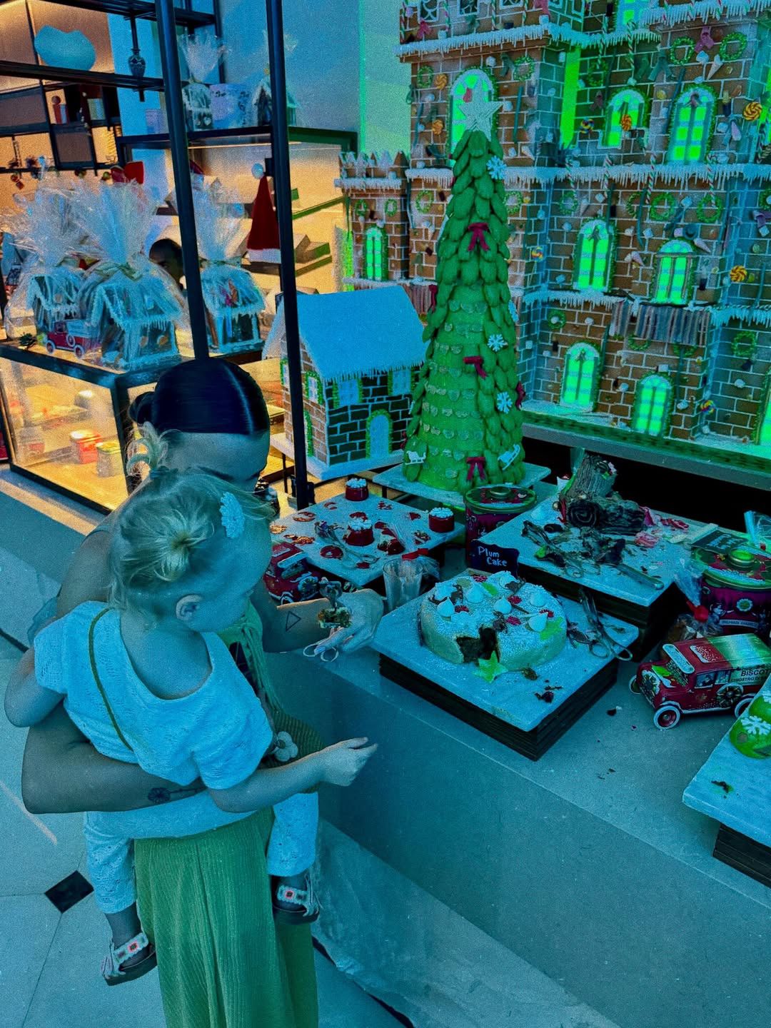 Jakub i Paulina Rzeźniczak na wakacjach z córką