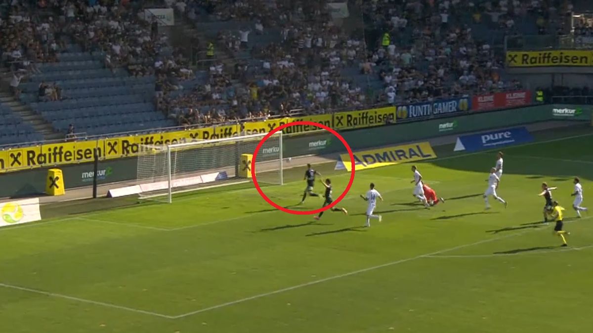 Zdjęcie okładkowe artykułu: Twitter / Screen / Sky Sport Austria / Na zdjęciu: Szymon Włodarczyk strzela gola dla Sturmu Graz