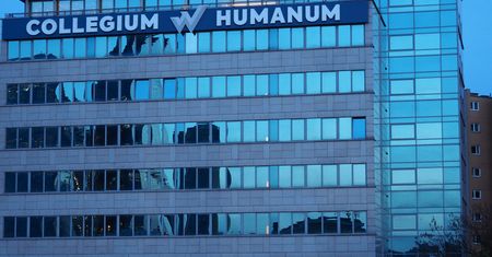 Zatrzymania ws. Collegium Humanum. Postawiono 15 zarzutów