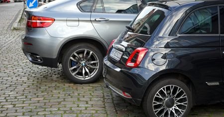 Właściciele SUV-ów zapłacą więcej? Wiceminister: Polska może pójść drogą Francji