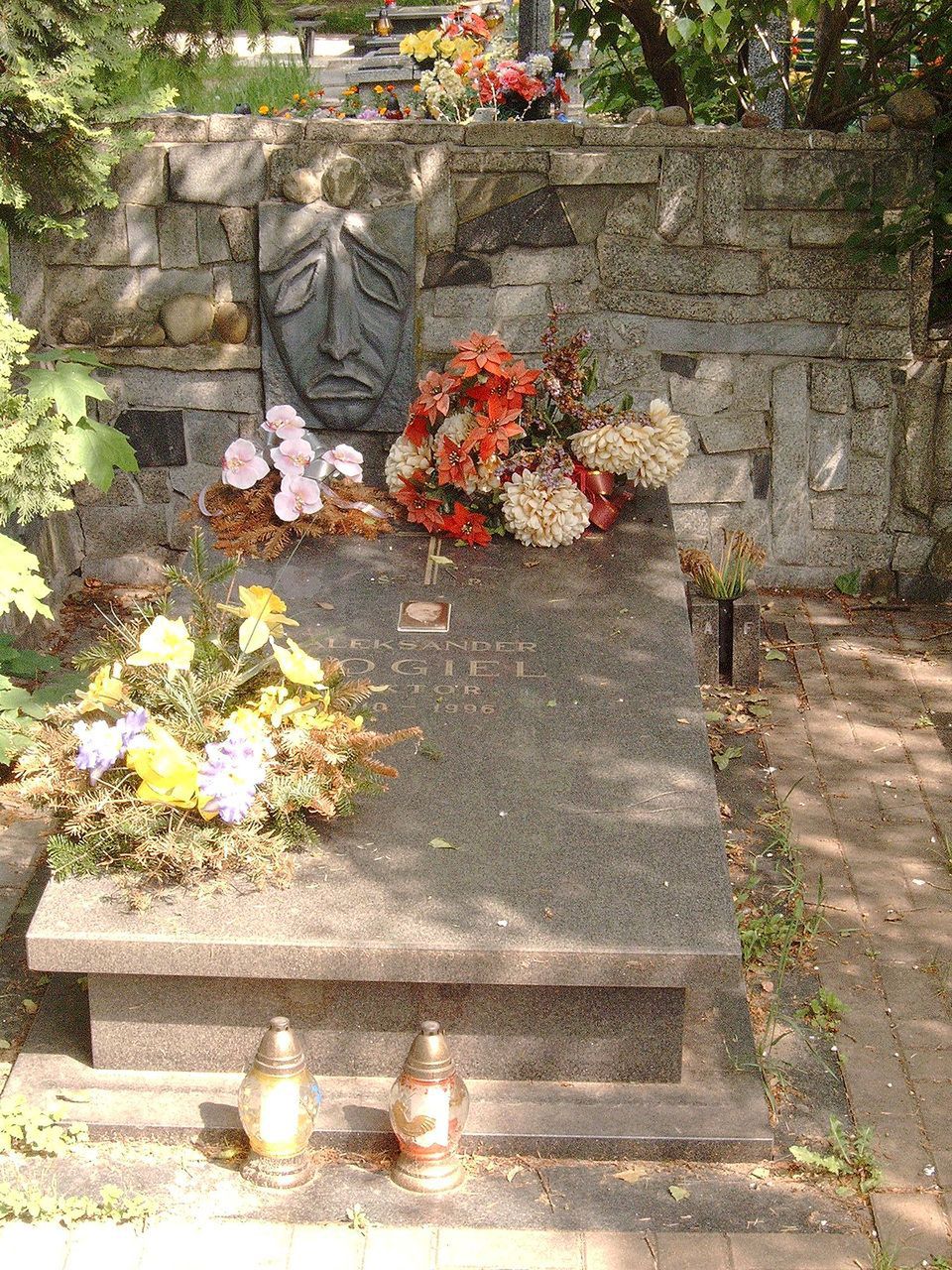 Grób Aleksandra Fogla na cmentarzu Doły w Łodzi