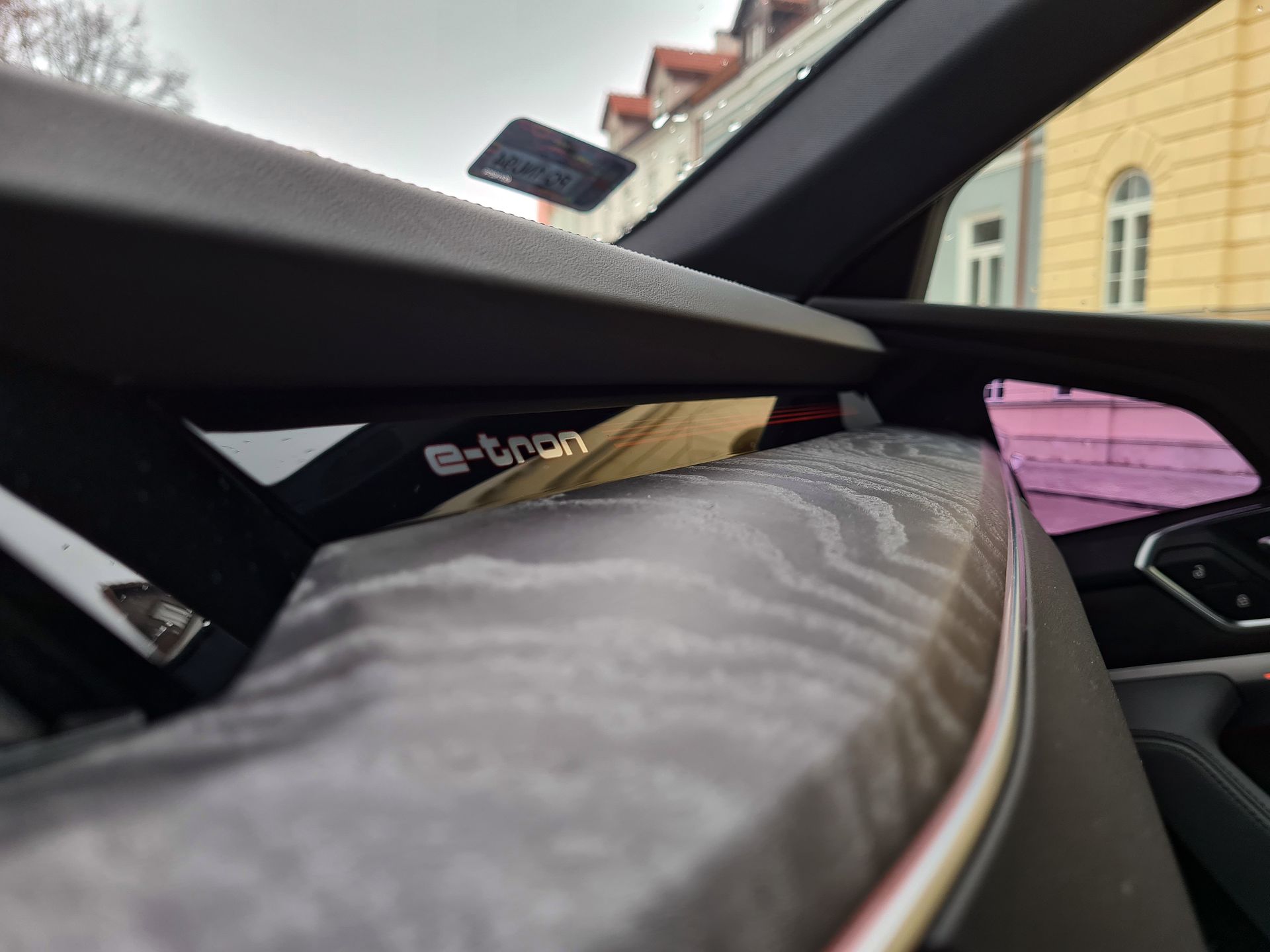 Audi e-tron Sportback: Wirtualne lusterka, Audi Charging Service, system i kamery 360 stopni z 3D 6