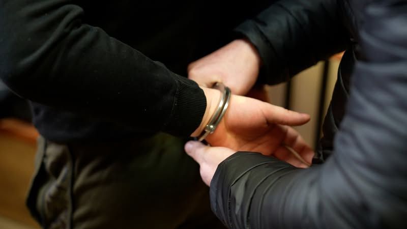 13 zatrzymanych za wyłudzenie 2,3 mln zł z covidowej Tarczy Finansowej