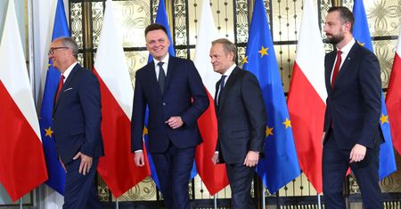 Zamieszanie wokół 800 plus. "W ogóle nie jest przedmiotem dyskusji"