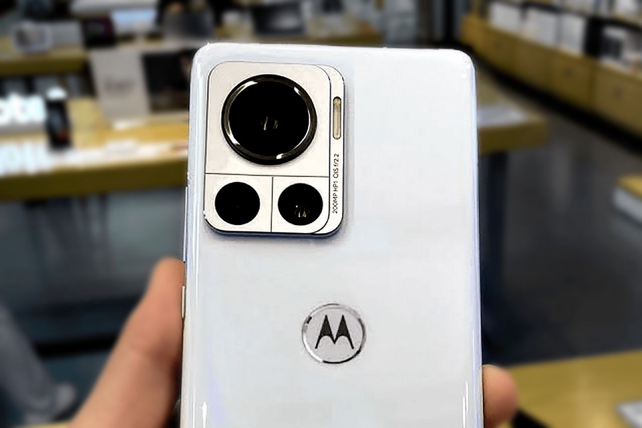 Wracają złote czasy Motoroli? Edge 30 Ultra nadchodzi wielkimi krokami - Motorola Edge 30 Ultra może być prawdziwym przełomem.