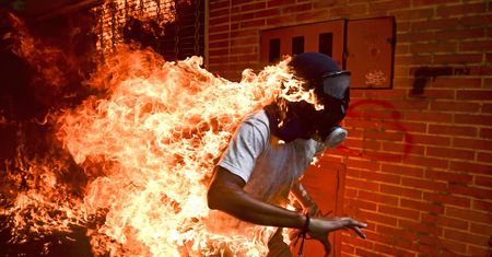 Znamy zwycięzcę World Press Photo 2018. Ronaldo Schemidt został Fotografem Roku