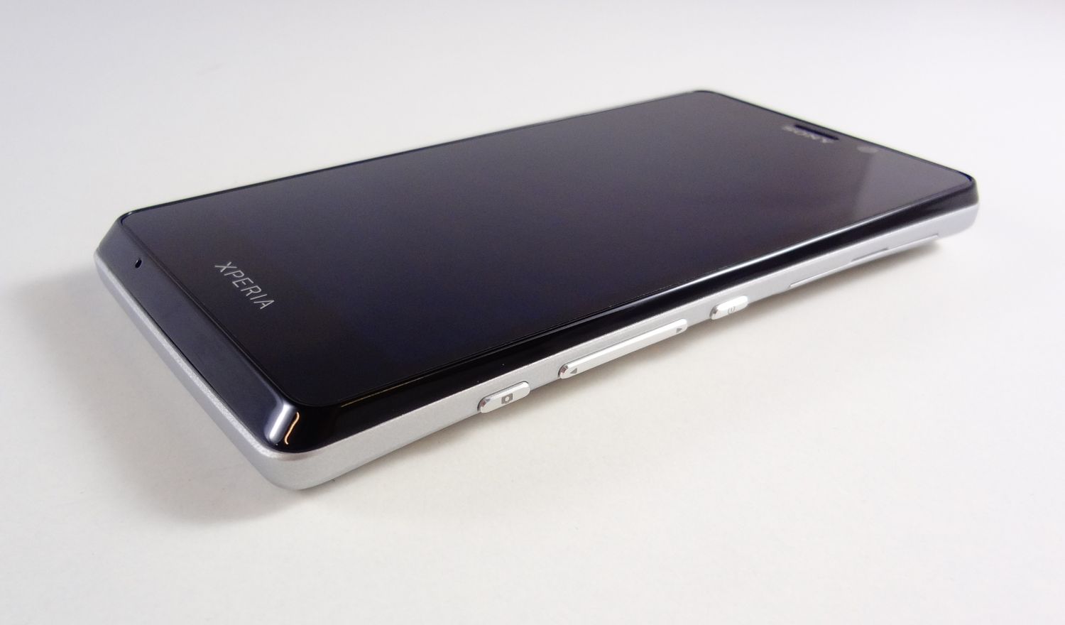 Sony Xperia T - jaki jest telefon Bonda? [test] 1