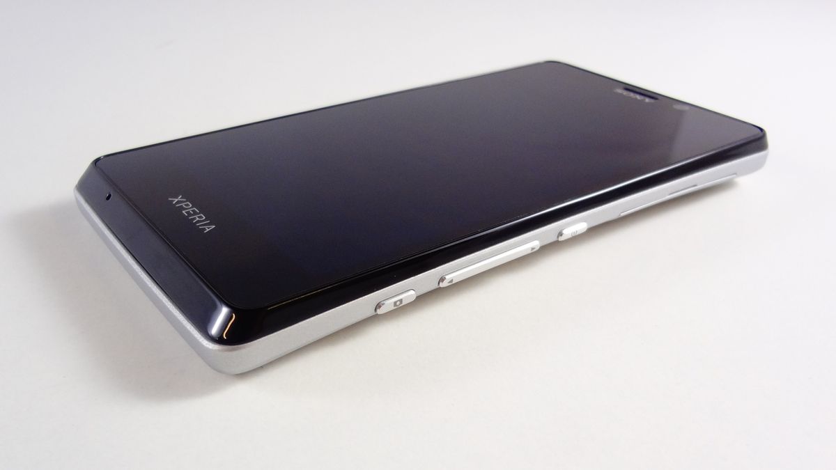 Sony Xperia T - jaki jest telefon Bonda? [test] 1