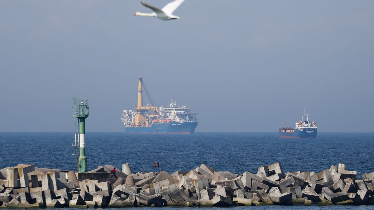 KALININGRAD, RUSSIA - MAY 4, 2020: The Akademic Chersky pipe layer is seen in the Gulf of Gdansk in the Baltic Sea. The pipelay vessel has arrived in the Baltic Sea from Nakhodka. According to Russia's energy minister Novak, Akademik Chersky could be involved in the construciton of the Nord Stream 2 pipeline. Vitaly Nevar/TASS (Photo by Vitaly Nevar\TASS via Getty Images)