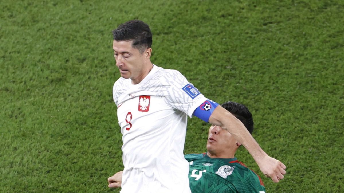 Zdjęcie okładkowe artykułu: PAP/EPA / Rungroj Yongrit / Na zdjęciu: Robert Lewandowski