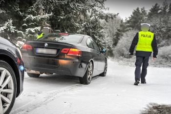 Policjant zatrzymał kierowcę. Obydwaj byli po narkotykach