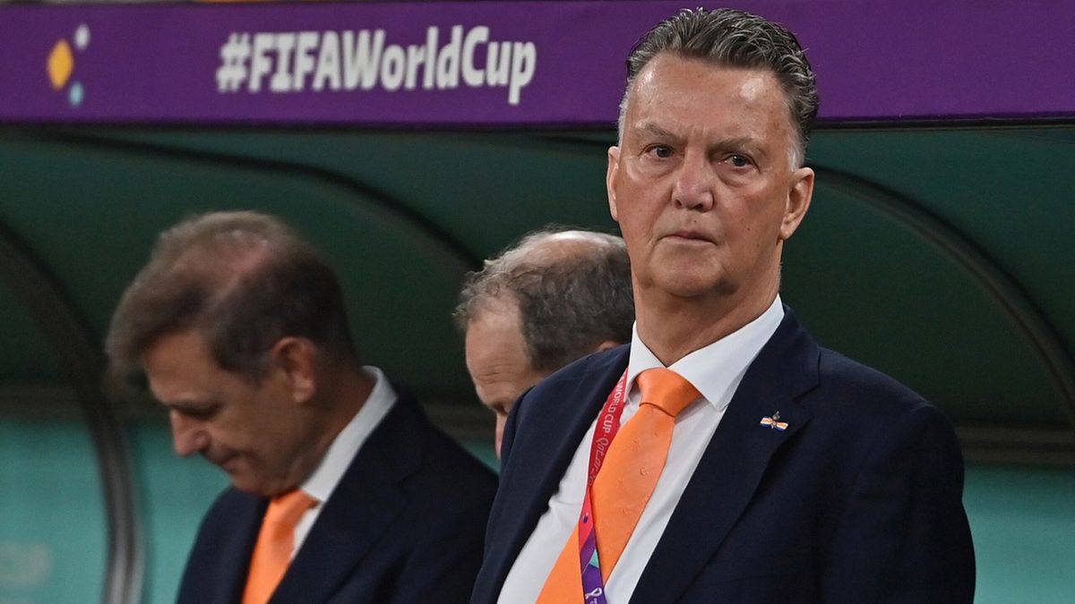 Zdjęcie okładkowe artykułu: PAP/EPA / Noushad Thekkayil / Na zdjęciu: Louis van Gaal