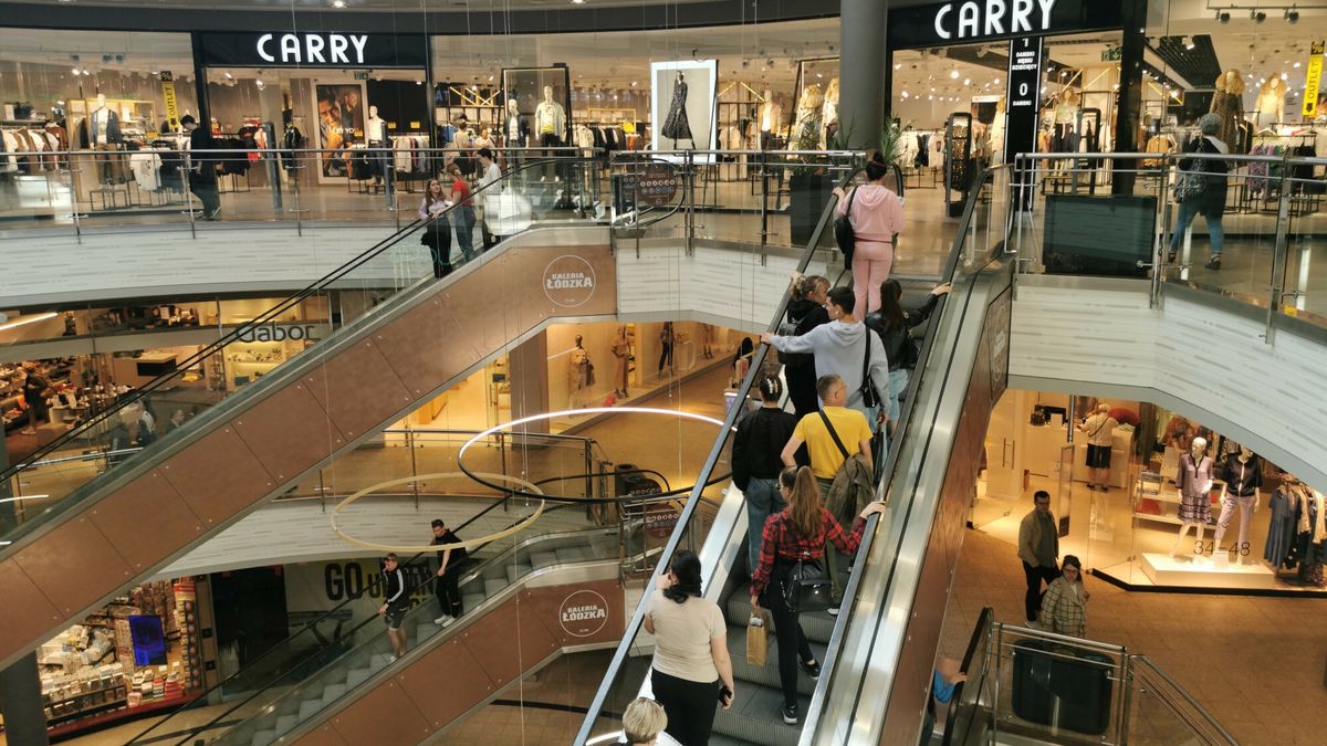 ?�d? Andrzej Zbraniecki
Fot. Andrzej Zbraniecki / East News, Lodz 09.05.2022
  Galeria Lodzka N/z ruchome schody
Andrzej Zbraniecki