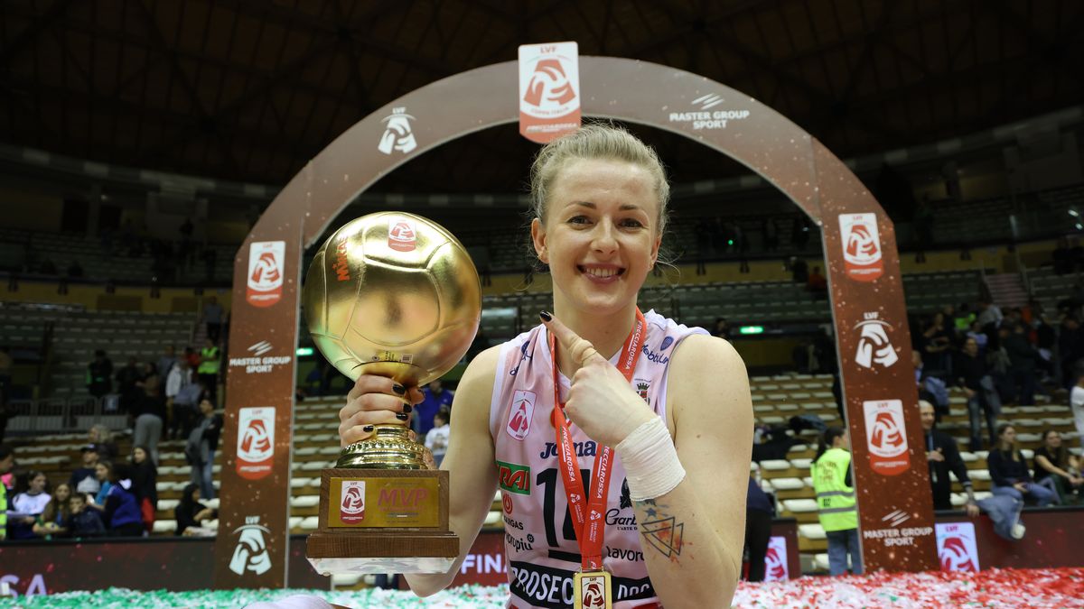 Joanna Wołosz ze statuetką MVP Pucharu Włoch