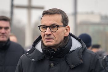 Świąteczny zgrzyt w PiS. Morawiecki "konkuruje" z Kaczyńskim