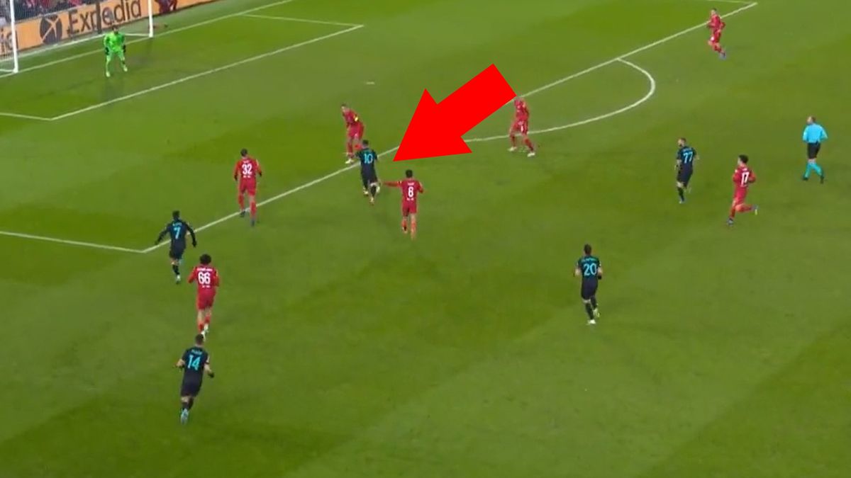 Twitter / Polsat Sport / Lautaro Martinez zdobywa bramkę w meczu Ligi Mistrzów Liverpool - Inter Mediolan