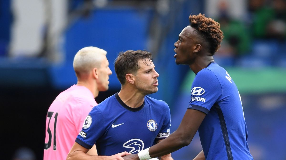 Cesar Azpilicueta (z lewej) oraz Tammy Abraham (z prawej)