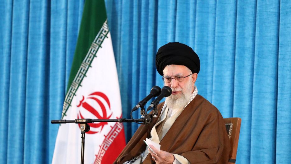 A handout photo made available by the Iranian supreme leader office shows, Iranian Supreme Leader Ayatollah Ali Khamenei speaking during a ceremony on the occasion of the 34th death anniversary of Ayatollah Ruhollah Khomeini at his shrine, in Tehran, Iran, 04 June 2023. EPA/IRANIAN SUPREME LEADER OFFICE / HANDOUT HANDOUT EDITORIAL USE ONLY/NO SALES Dostawca: PAP/EPA.