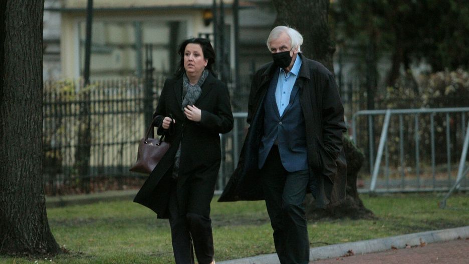 Spotkanie klub�w i k�? parlamentarnych w KPRMFOT ARTUR HOJNY / SE /  WARSZAWA W KANCELARII PREZESA RADY MINISTROW ODBYLO SIE SPOTKANIE PREMIERA MATEUSZA MORAWIECKIEGO Z PRZEDSTAWICIELAMI KOL I KLUBOW PARLAMENTARNYCH SPOTKANIE DOTYCZYLO SYTUACJI NA GRANICY WSCHODNIEJ POLSKI ORAZ SYTUACJI GEOPOLITYCZNEJ NA SWIECIE N/Z RYSZARD TERLECKI I ANITA CZERWINSKA IDA NA SPOTKANIE Z PREMIEREM 29.11.2021 KPRM SPOTKANIE Z POLITYKAMI KRYZYS NA GRANICY UCHODZCY NARADA MORAWIECKI U MORAWIECKIEGO POLITYKA POLITYK POLITYCY PIS WSZYSTKIE ZDJECIA NA  HTTP: //AGENCJA .SE.COM.PL