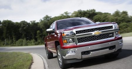 2014 Chevrolet Silverado i GMC Sierra - bliźniaki atakują [wideo]