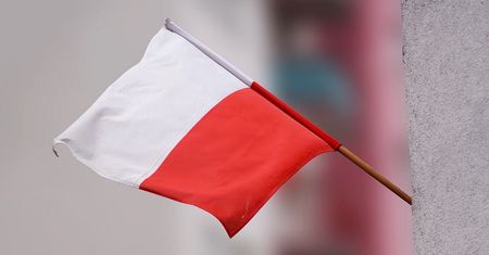 Dzień Flagi 2020. Co to za święto i kiedy wypada? Czy jest wolne od pracy?