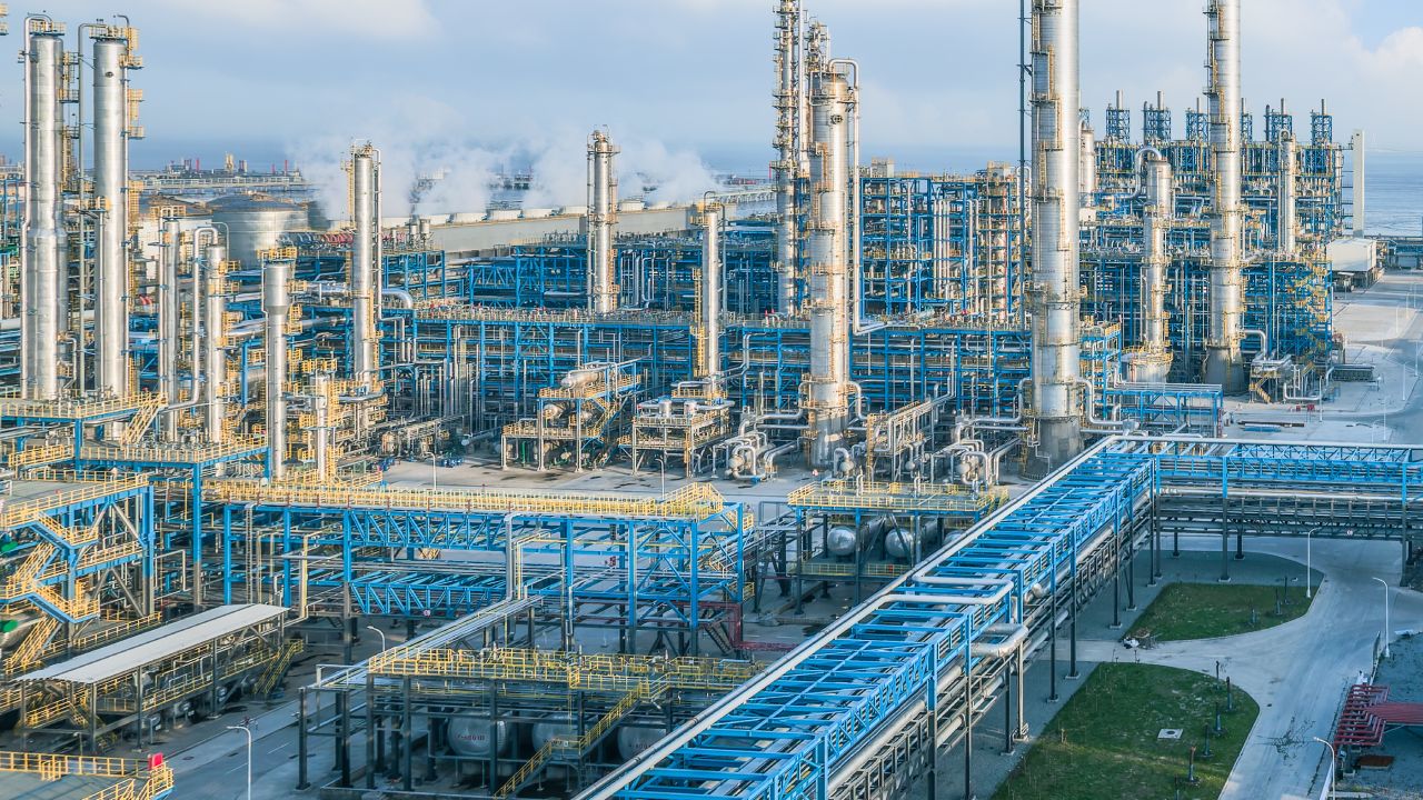 Iran grozi atakami na instalacje naftowe